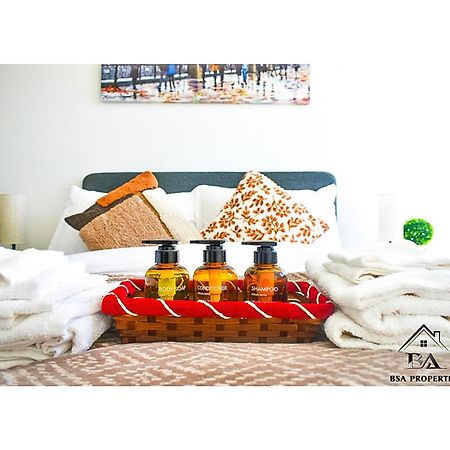 City Centre Apartment Close To Ascot & Legoland Sleep Upto 4 Guests - Parking On Request! Μπράκνελ Εξωτερικό φωτογραφία