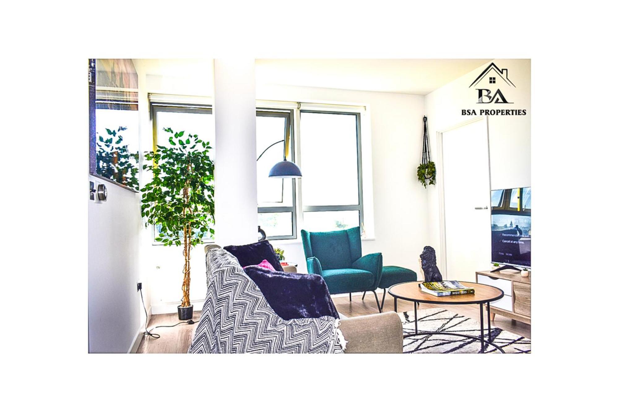City Centre Apartment Close To Ascot & Legoland Sleep Upto 4 Guests - Parking On Request! Μπράκνελ Εξωτερικό φωτογραφία