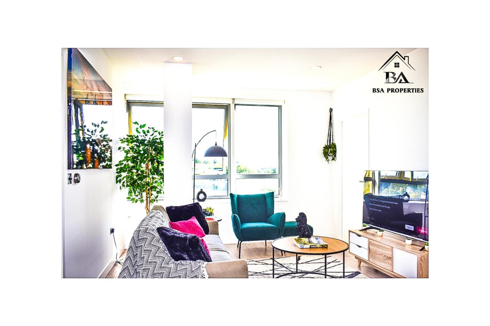 City Centre Apartment Close To Ascot & Legoland Sleep Upto 4 Guests - Parking On Request! Μπράκνελ Εξωτερικό φωτογραφία