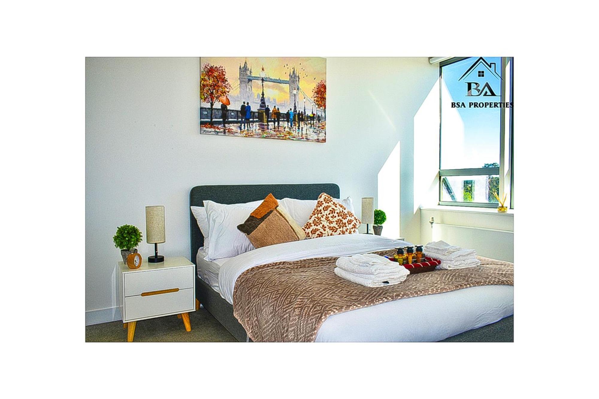 City Centre Apartment Close To Ascot & Legoland Sleep Upto 4 Guests - Parking On Request! Μπράκνελ Εξωτερικό φωτογραφία