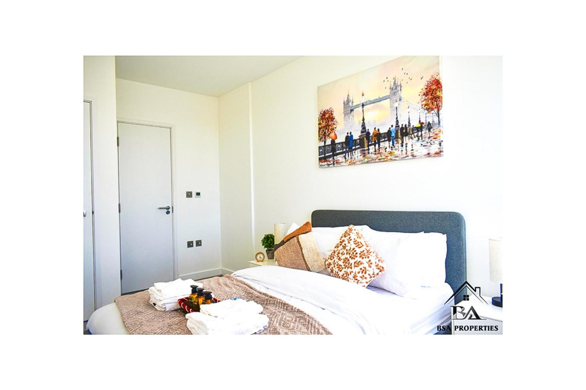 City Centre Apartment Close To Ascot & Legoland Sleep Upto 4 Guests - Parking On Request! Μπράκνελ Εξωτερικό φωτογραφία