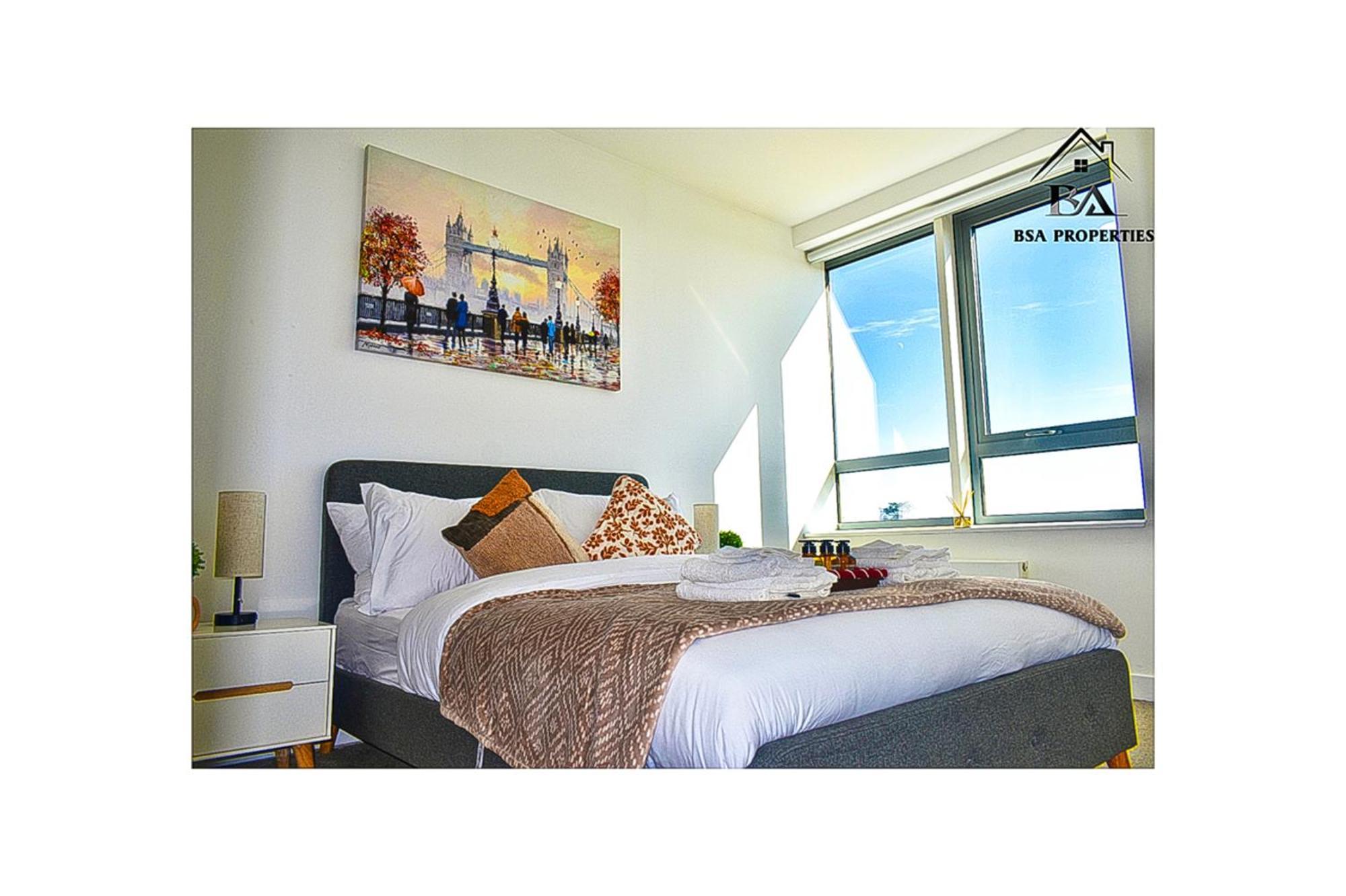 City Centre Apartment Close To Ascot & Legoland Sleep Upto 4 Guests - Parking On Request! Μπράκνελ Εξωτερικό φωτογραφία