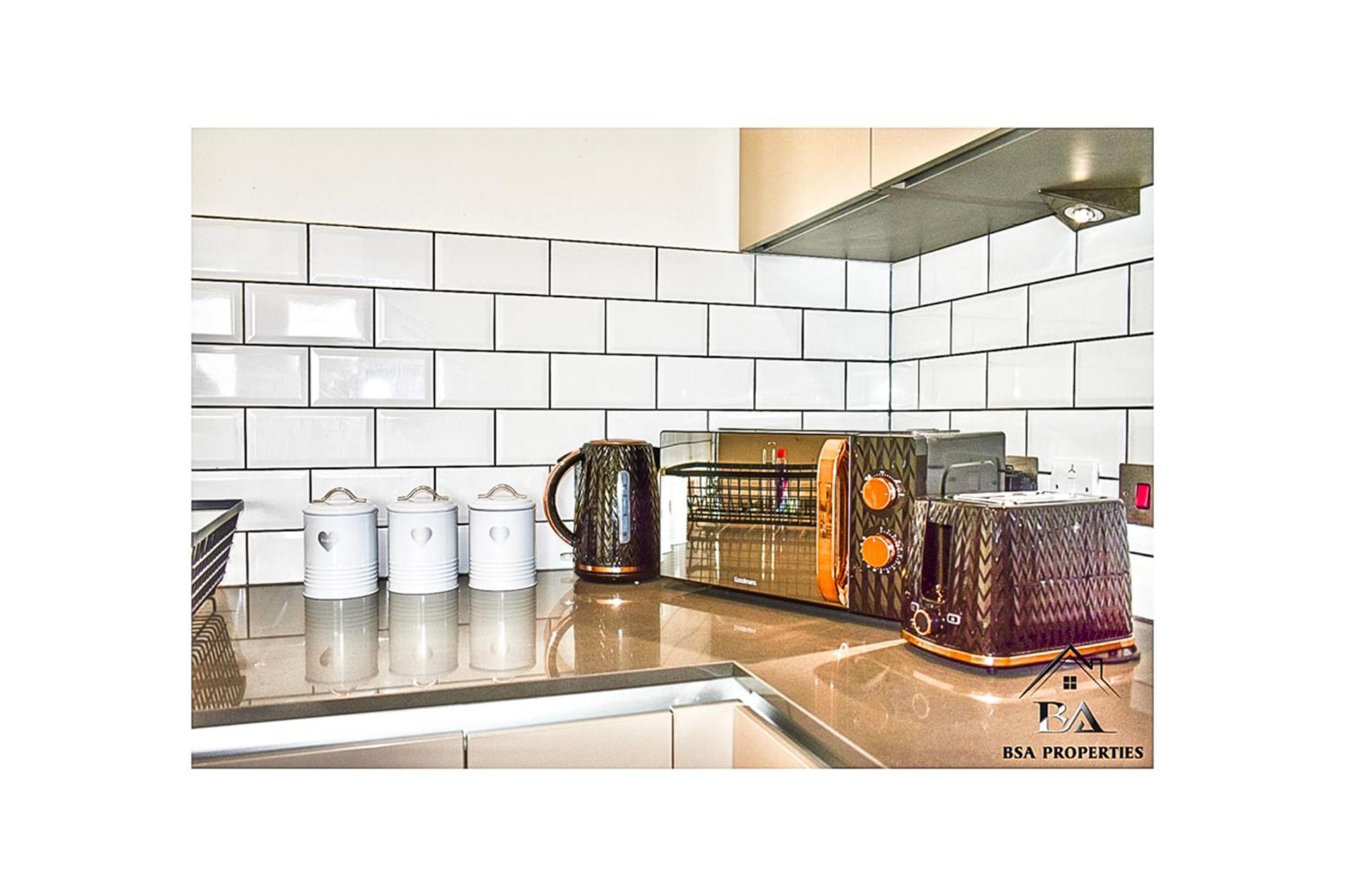 City Centre Apartment Close To Ascot & Legoland Sleep Upto 4 Guests - Parking On Request! Μπράκνελ Εξωτερικό φωτογραφία
