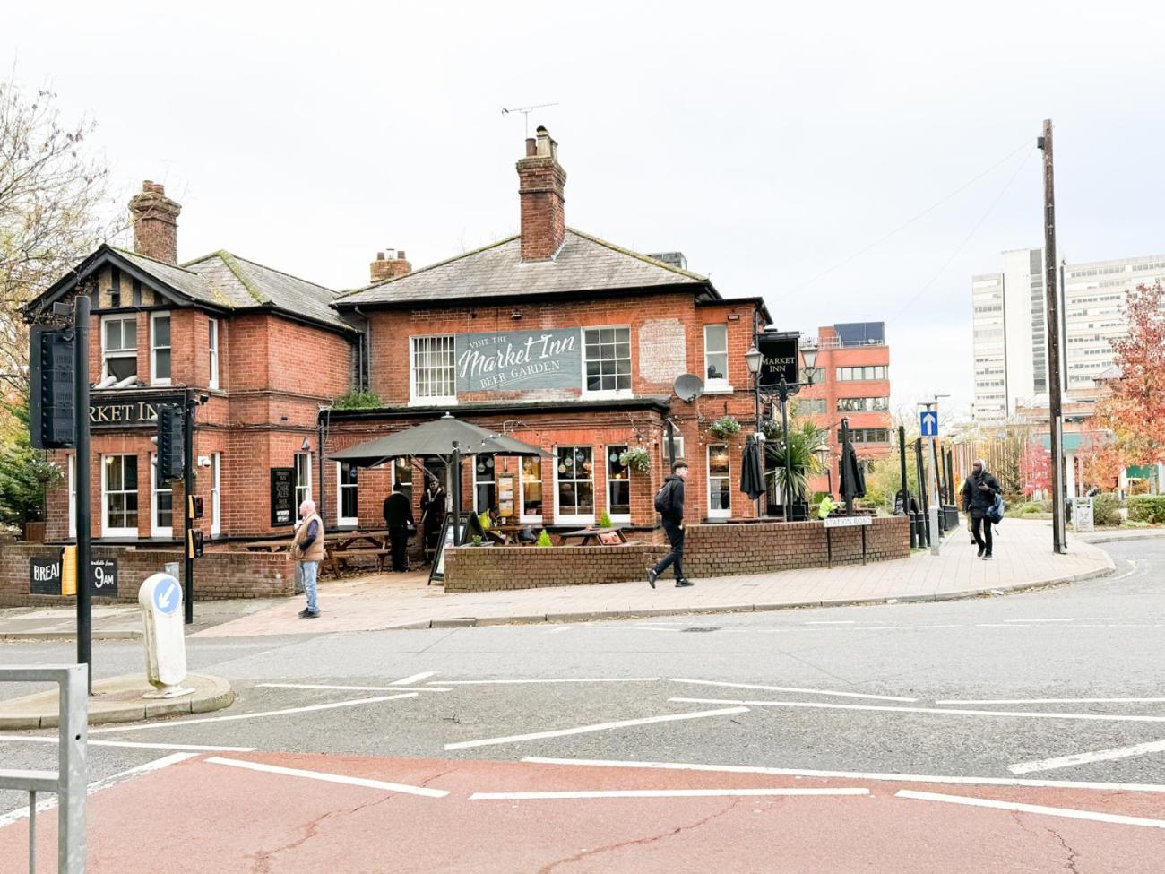 City Centre Apartment Close To Ascot & Legoland Sleep Upto 4 Guests - Parking On Request! Μπράκνελ Εξωτερικό φωτογραφία