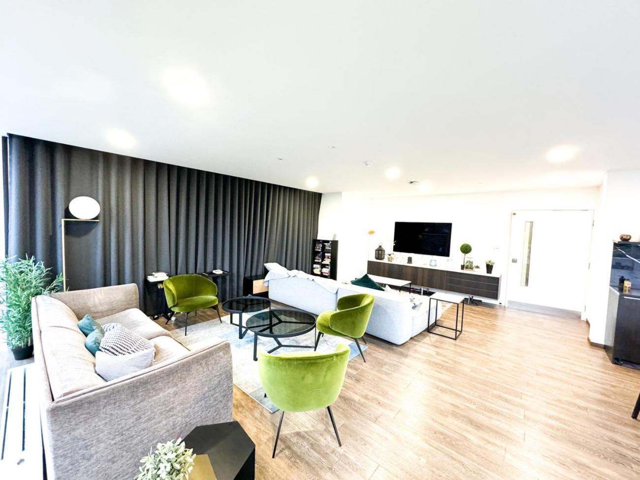 City Centre Apartment Close To Ascot & Legoland Sleep Upto 4 Guests - Parking On Request! Μπράκνελ Εξωτερικό φωτογραφία